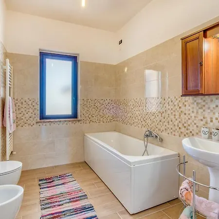 Badolato Apartments 바돌라토스타지오네